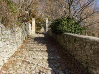 Forcalquier - ND de Provence (1875)  Arrivée sur le site par le chemin de la Croix