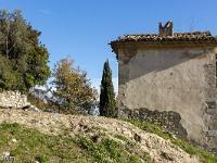 Forcalquier - ND de Provence (1875)  Cabanon à l'Est de la chapelle au pied de la butte castrale