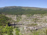 Gorges de la Méouge - Tour Pierre Grosse  Chabre au loin, Pomet au second plan et le Banc du Bouc au 1er plan ...