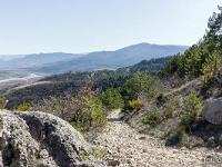 Piloubeau  Le sentier et le paysage au Sud