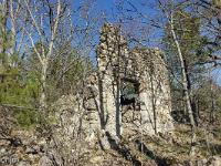 Piloubeau  Ici, un seul pan de mur encore debout