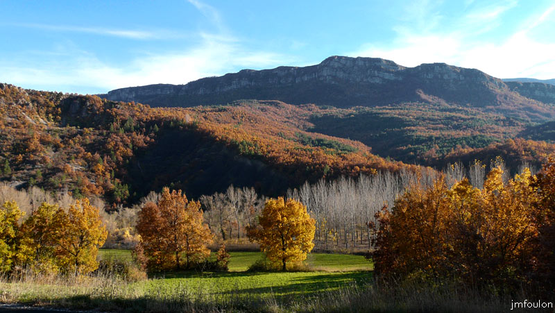 val-jabron-11web.jpg - Jabron - La vallée entre Curel et Le Couvent (commune de Noyers-sur-Jabron) depuis la route