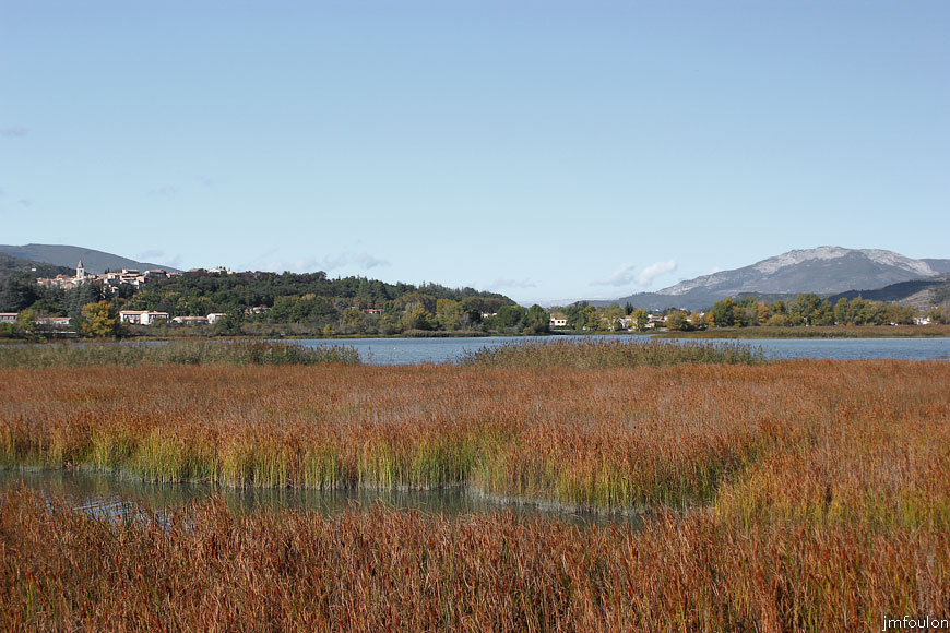 escale-lac-14web.jpg - Lac de Château-Arnoux - Vue sur Château-Arnoux depuis l'observatoire à oiseaux de l'Escale