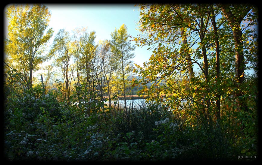 escale-lac-17web.jpg - Lac de Château-Arnoux - Contrejour au couchant