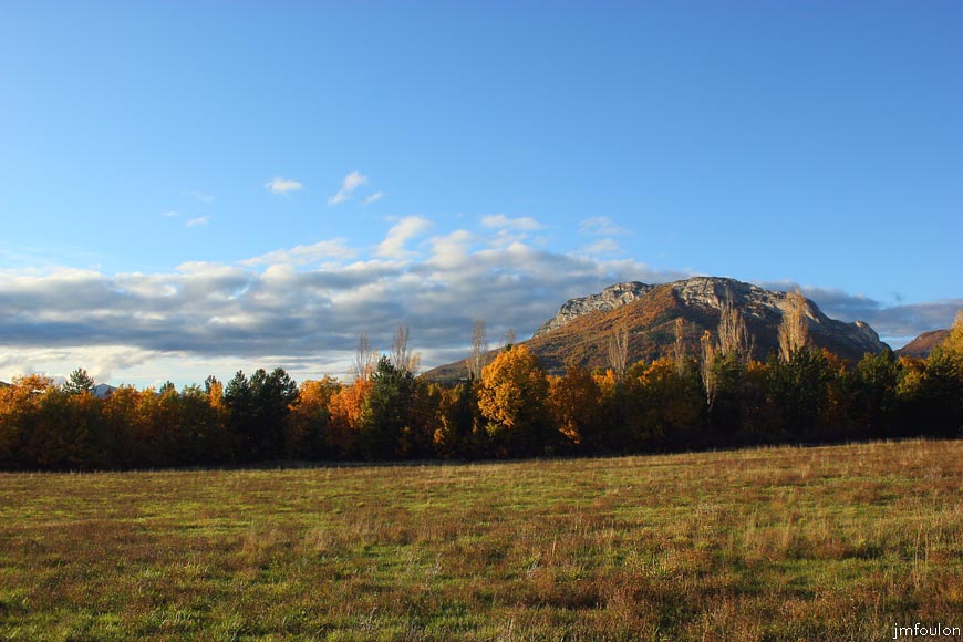 plateau-salignac-06web.jpg - Au plateau de Salignac - Vue sur la Baume depuis le même endroit que la vue précédente