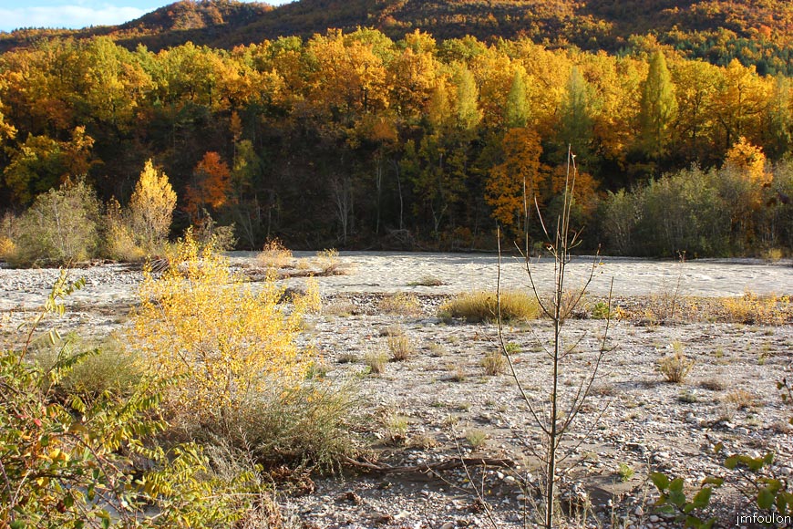 rive-jabron-03web.jpg - Rive gauche du Jabron à Castel-Bevons