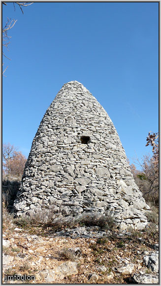 borie-banon-23web.jpg - Face nord avec sa petite ouverture