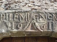 camaret-038  Camaret-sur-Mer - Linteau de porte daté de 1661