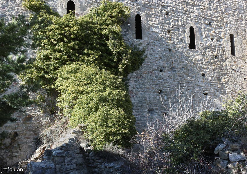 st-donat-11web.jpg - Saint Donat le Bas - Partie basse de la façade Sud