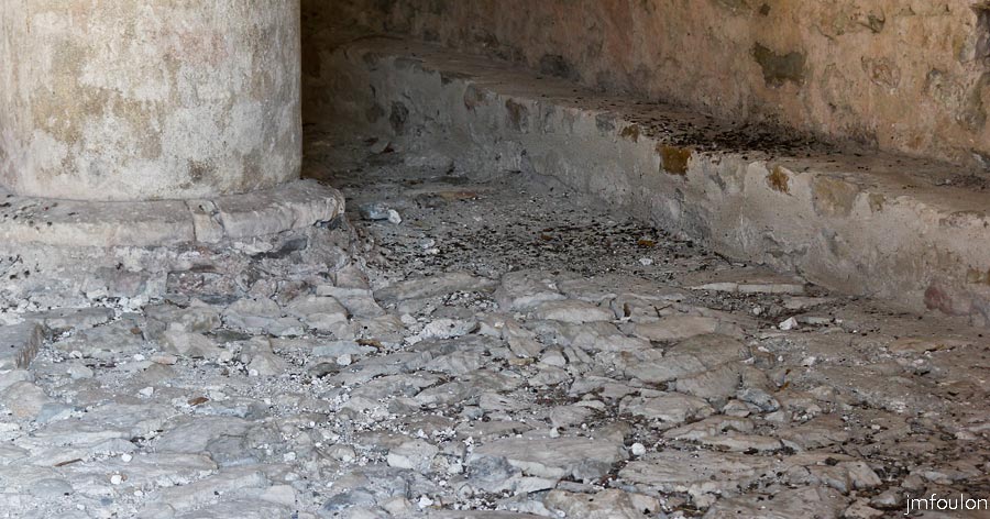 st-donat-34web.jpg - Saint Donat le Bas - Détail du pavage