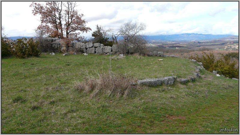 collet-07web.jpg - N° 1 - Curieuse ruine du Collet