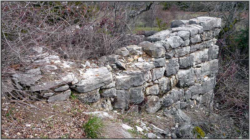 collet-13web.jpg - N° 1 - Curieuse ruine du Collet