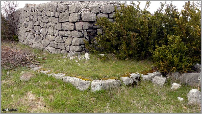 collet-15web.jpg - N° 1 - Curieuse ruine du Collet