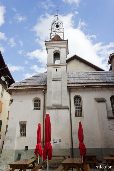 colmars-032.jpg - Colmars-les-Alpes - Chapelle Notre-Dame-des-Grâces sur la place Saint Jean et son campanile.