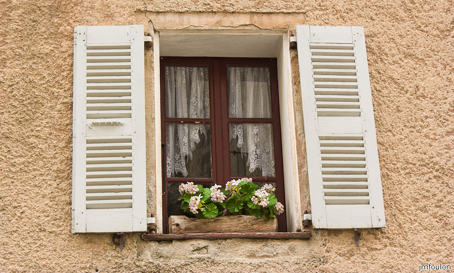 colmars-068.jpg - Colmars-les-Alpes - Fenêtre fleurie.