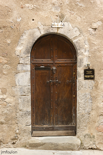 colmars-069.jpg - Colmars-les-Alpes - Porte du Presbytère dans la rue du Presbytère.