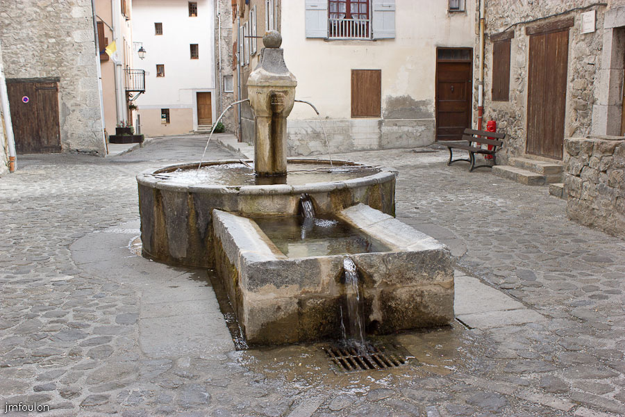 colmars-075.jpg - Colmars-les-Alpes - Fontaine des Lavandières ou la Bugade (autre vue)