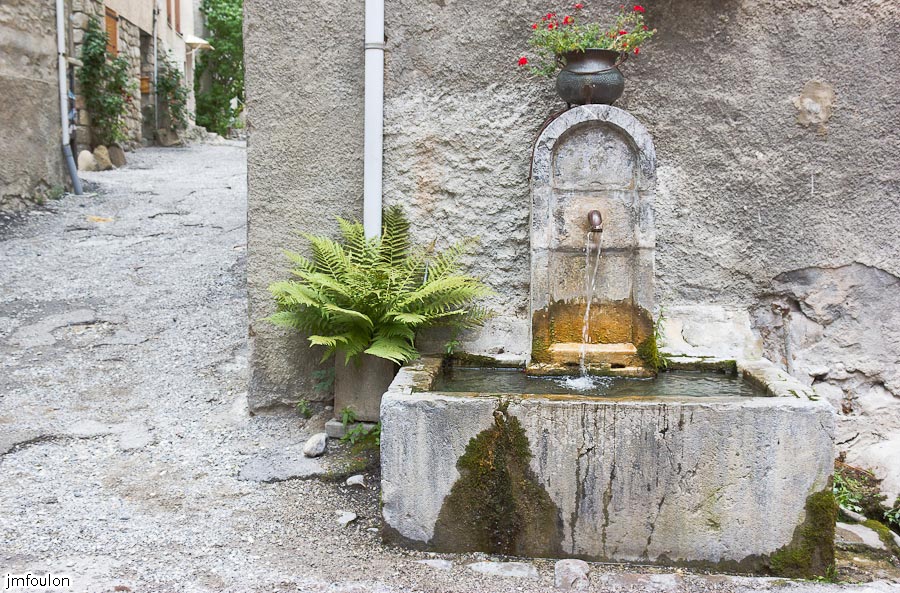 colmars-094.jpg - Colmars-les-Alpes - Fontaine de la vue précedente.