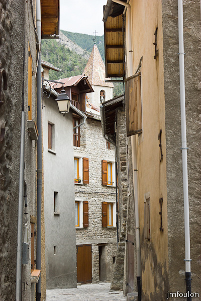 colmars-095.jpg - Colmars-les-Alpes - Une autre rue de Colmars.