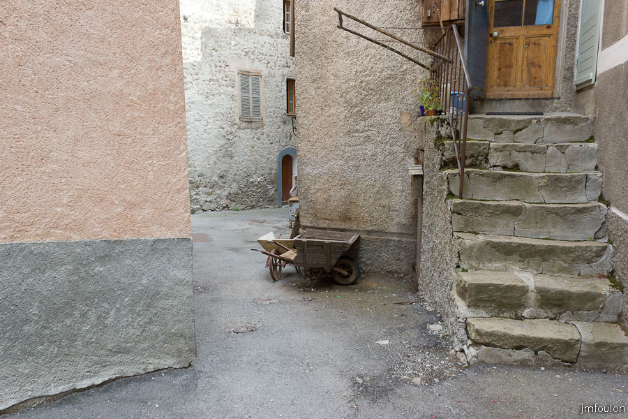 colmars-105.jpg - Colmars-les-Alpes - Croisement de rues.