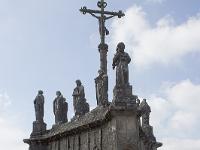 Confort-Meilars  Le calvaire aux treize apôtres