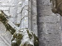 Confort-Meilars  Monstre sur la grande façade de l'église Notre Dame de Confort