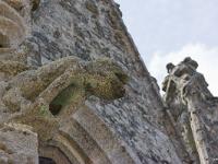 Confort-Meilars  Gargouille sur la façade Nord de l'église Notre Dame de Confort