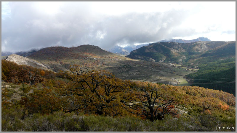 gache-02web.jpg - Autre vue vers l'est d'un peu plus haut.