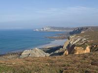 De la pointe de Dinan au Cap  de la Chèvre  Vue sur la pointe de Dinan