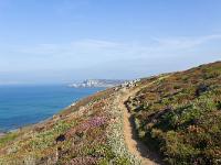De la pointe de Dinan au Cap  de la Chèvre  Le sentier (GR 34 qui fait le tour dela Bretagne par la côte)
