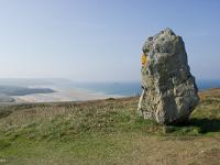 De la pointe de Dinan au Cap  de la Chèvre  Le plus grand des menhirs de l'alignement mégalithique de Lostmarc'h
