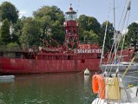 Douarnenez  Port Rhu - Dans le port musée - Le Scarweather, bateau phare construit en 1947 au Royaume-Uni. Il fut le dernier mis en chantier.