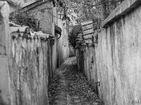 Visite de la ville de Gap (Hautes Alpes)  Curieux endroit fait de petits passages entre la rue des Jardins, le Bd de la Libération et le passage Montjoie. Tout est entièrement tagué 1/7