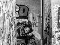 Visite de la ville de Gap (Hautes Alpes)  Curieux endroit fait de petits passages entre la rue des Jardins, le Bd de la Libération et le passage Montjoie. Tout est entièrement tagué 5/7