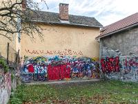Visite de la ville de Gap (Hautes Alpes)  Curieux endroit fait de petits passages entre la rue des Jardins, le Bd de la Libération et le passage Montjoie. Tout est entièrement tagué 6/7