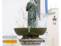 Gap  Fontaine de la place Grenette (1857). Elle représente une statue de Cérès, déesse romaine de l'agriculture, des moissons et de la fécondité. La place Grenette était l'ancien grenier à foin de Gap