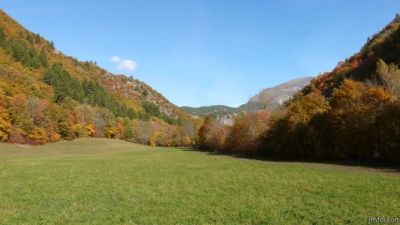 aqueduc-sagnieres-01web.jpg - Départ de la ballade qui longe la rive droite du Torrent du Vermeil