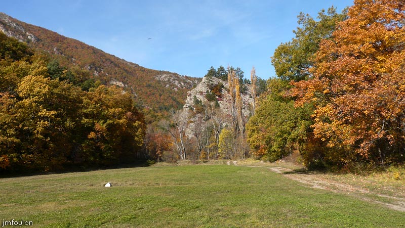 aqueduc-sagnieres-07web.jpg - Nous allons tourner sur la droite et traverser le torrent du Vermeil
