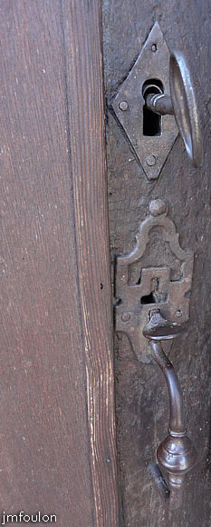 clamensane-eglise-06web.jpg - Serrure et loquet de la porte Est