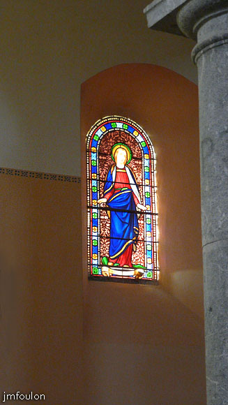 clamensane-eglise-09web.jpg - Vitrail à l'Ouest