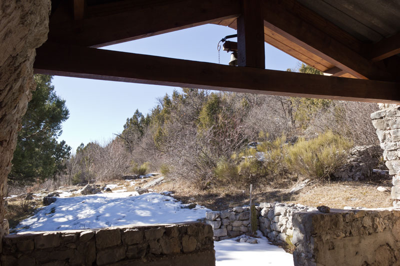 st-amand-32web.jpg - La chapelle Saint Amand. Vue vers l'Est de l'intérieur