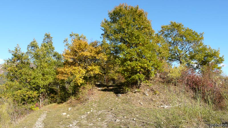 clamensane-tombes-06web.jpg - Entrée carrossable du Vieux Cimetière à l'Ouest