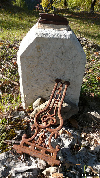 clamensane-tombes-17web.jpg - La seconde tombe de plus près