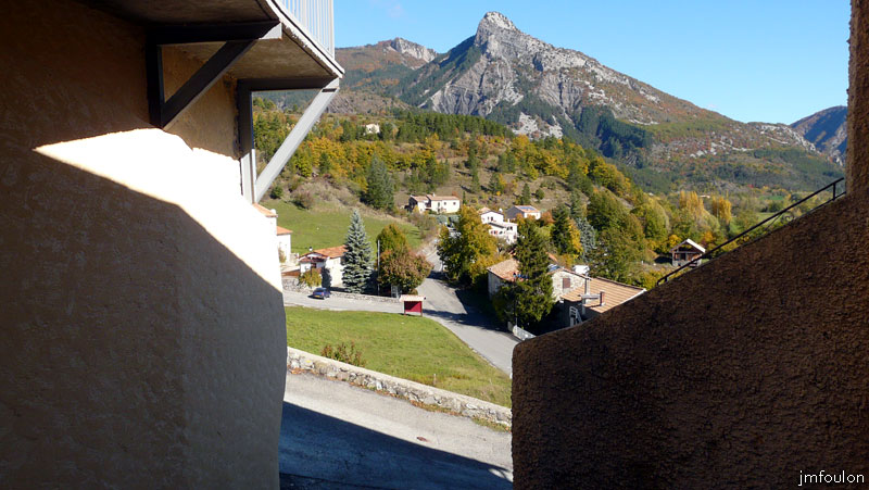 clamensane-17web.jpg - Sortie de la ruelle vers l'Est