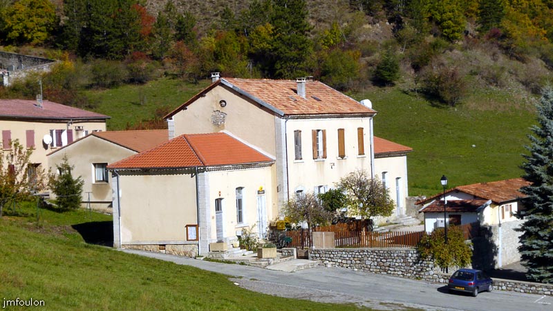 clamensane-20web.jpg - L'école et la poste