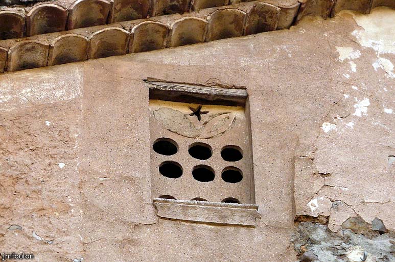 clamensane-23web.jpg - Pigeonnier sur cette même façade