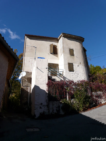 clamensane-27web.jpg - Nous sommes dans le haut du village