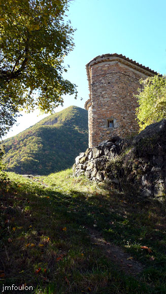 clamensane-40web.jpg - Une curieuse et belle bâtisse dans le haut du village