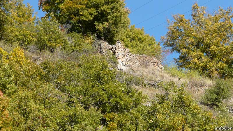 clamensane-vx-02web.jpg - Vestiges présumés du château