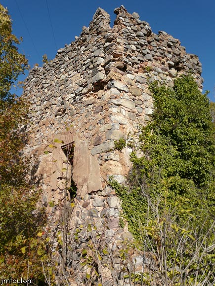 clamensane-vx-13web.jpg - Sur le mur Ouest se trouve une ouverture